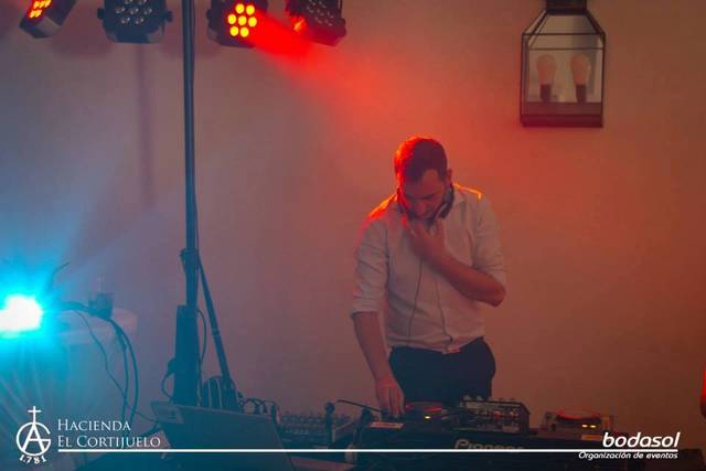 Disc jockeys