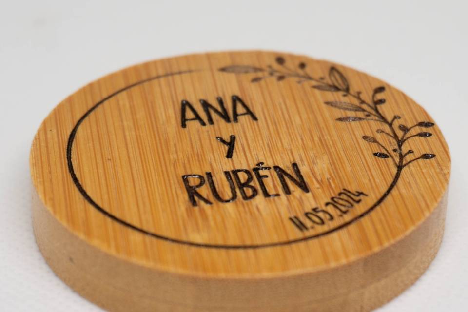 Abridor de madera personalizado