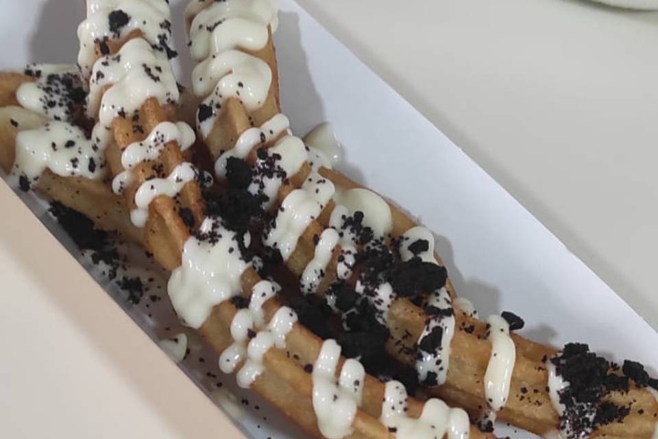 Churros con topping Oreo