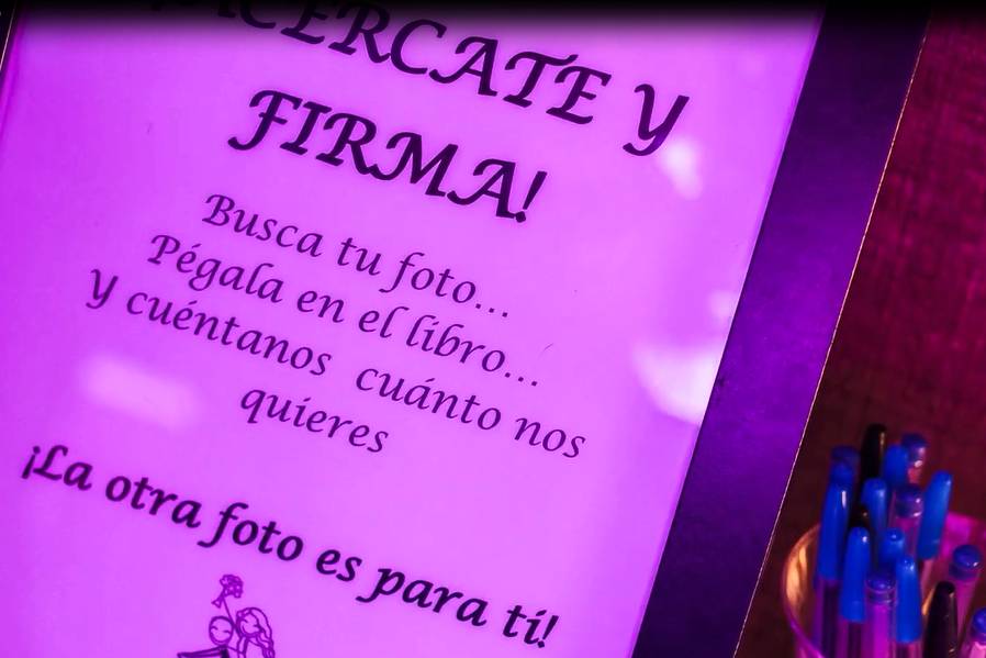 Acércate y firma