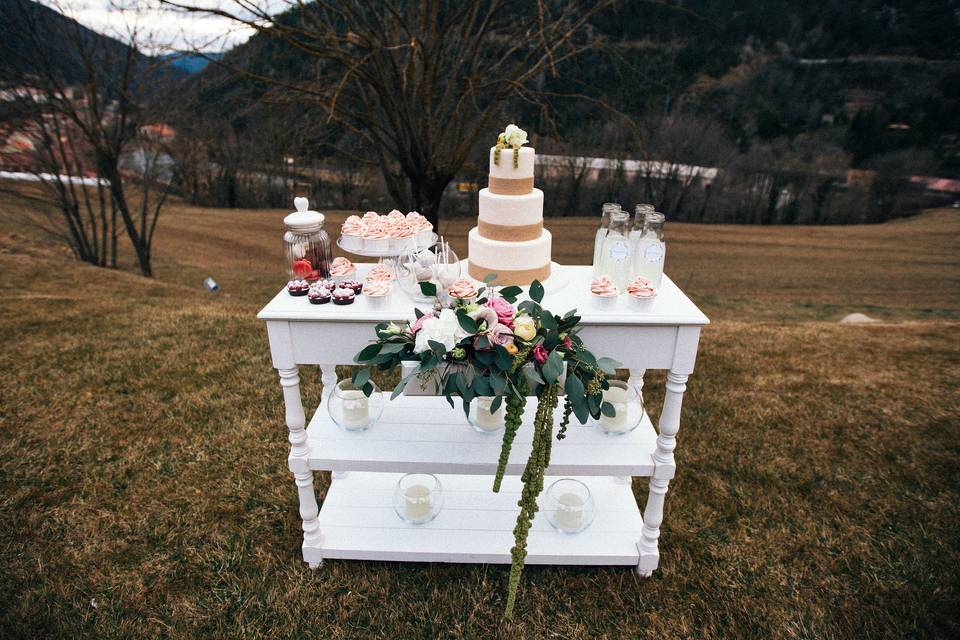 Mesa con flores