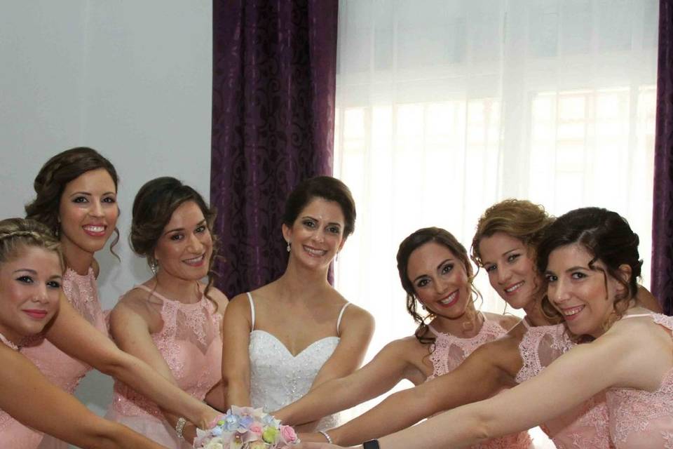 Novias y damas preparadas