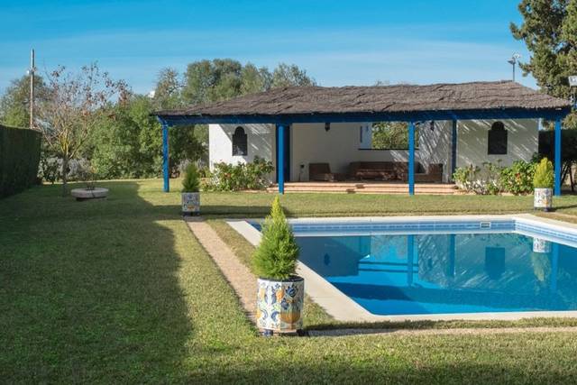 Exterior con piscina