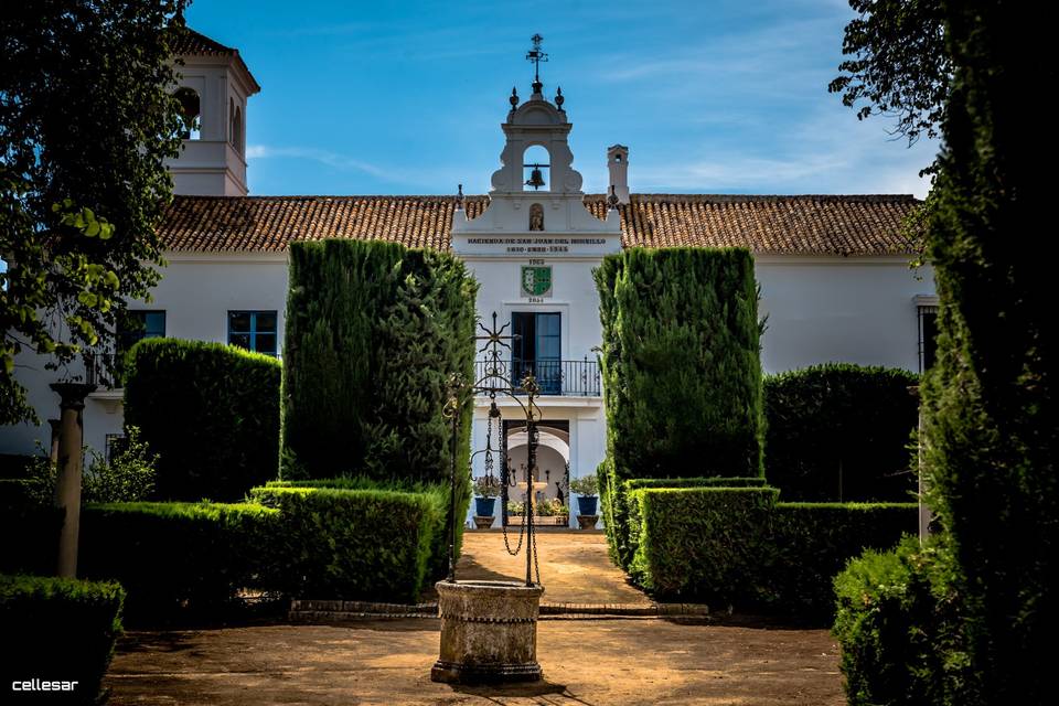 Jardín, fachada