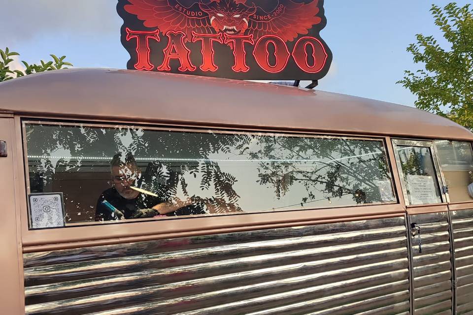 Barra de tatuajes