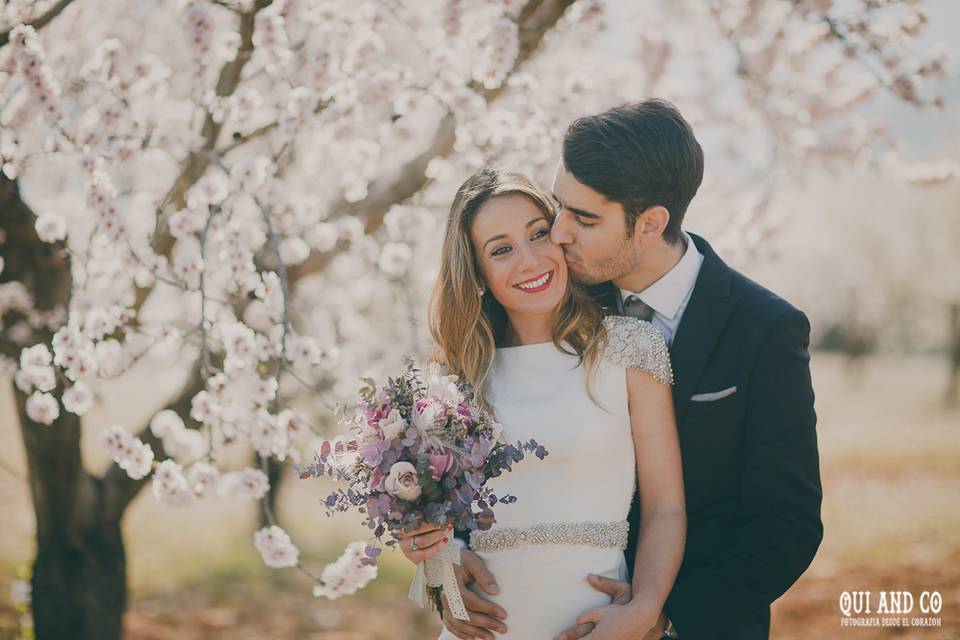 Postboda almendros en flor