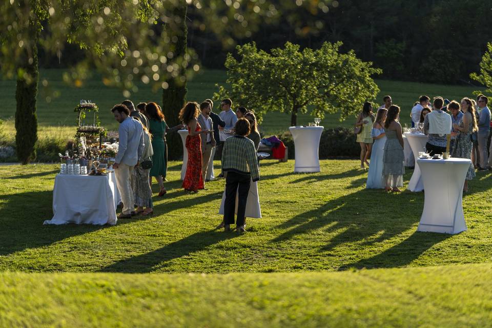 Aperitivo en el jardín