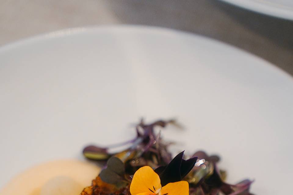 Costilla ibérica y manzana