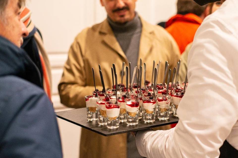 Degustando mini cheesecakes