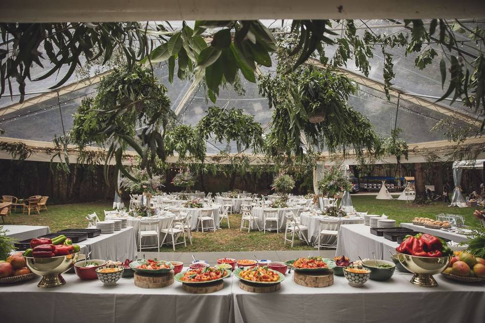 Boda carpa tensada y Deluz