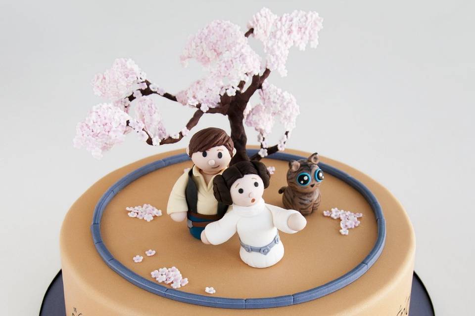 Tarta nupcial con figuras