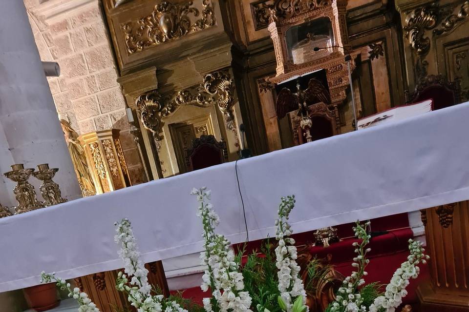 Detalle de los centros del altar