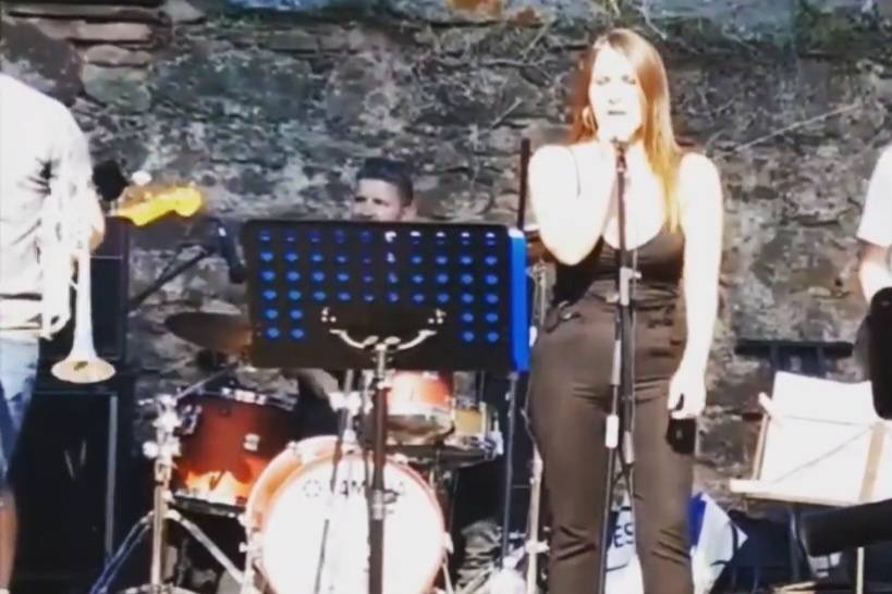 Sinys, vocalista