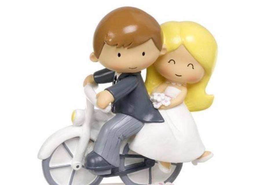 Novios en bici