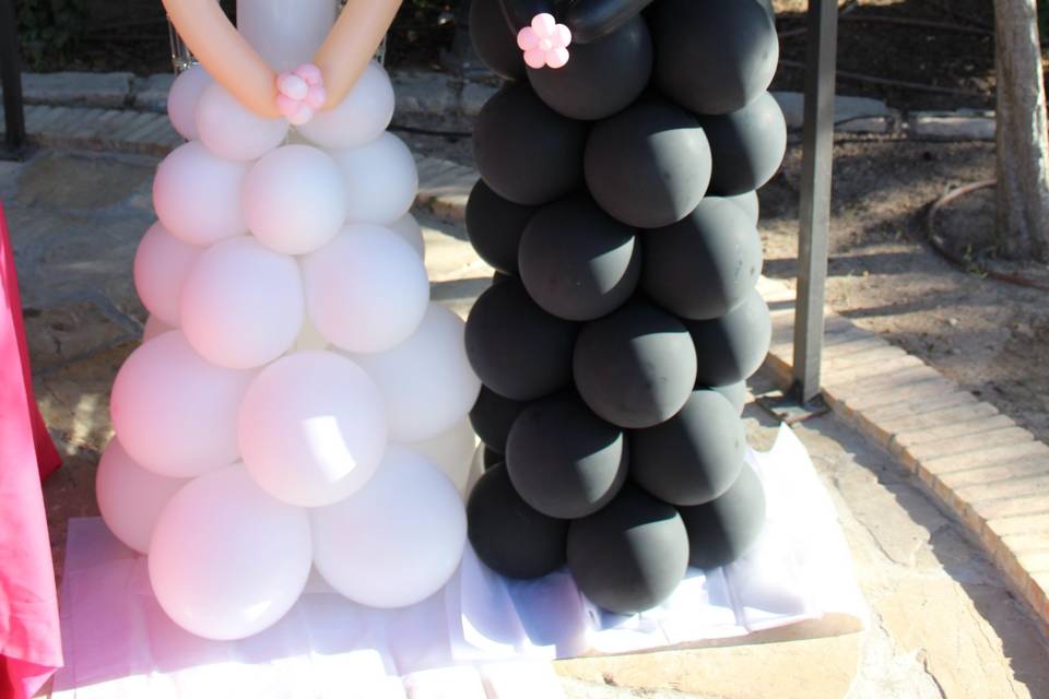 Novios de globos