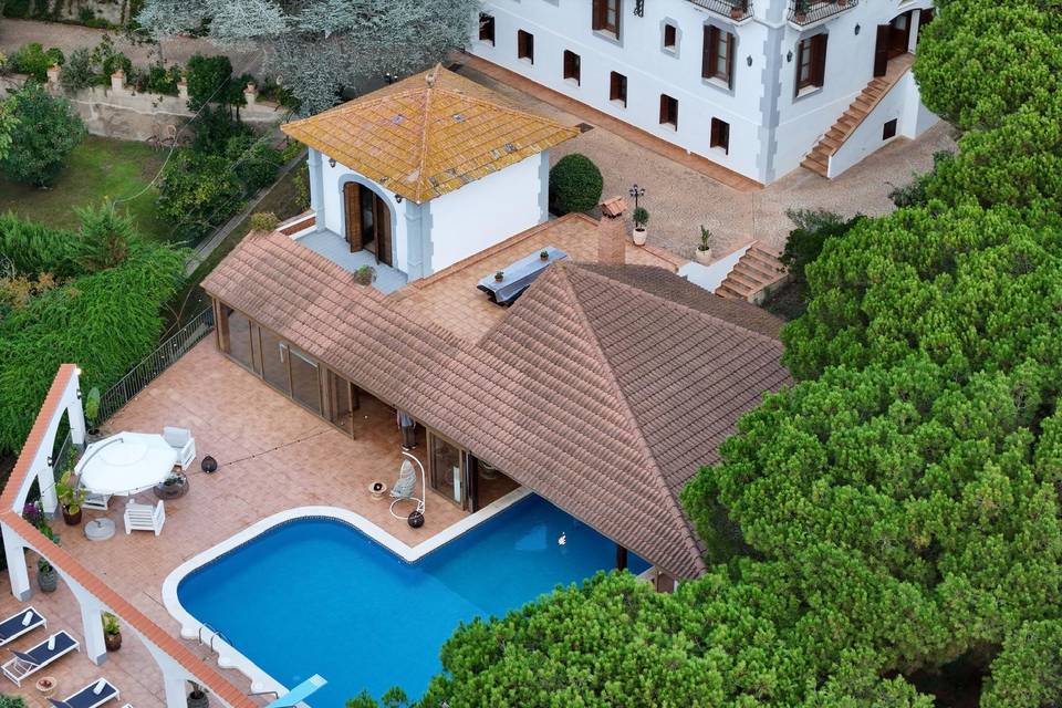 Finca y piscina