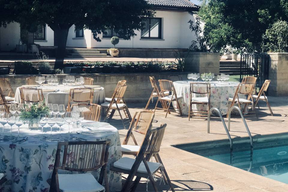 Banquete en la piscina