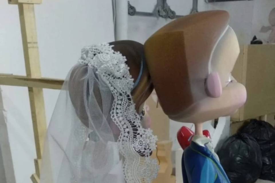 Figura de los novios trasera