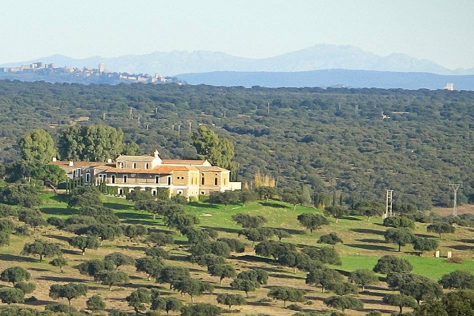 Palacio en la dehesa