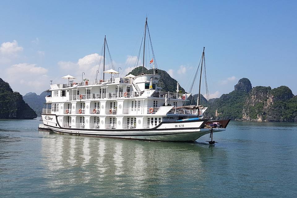 Barco crucero en Halong Bay