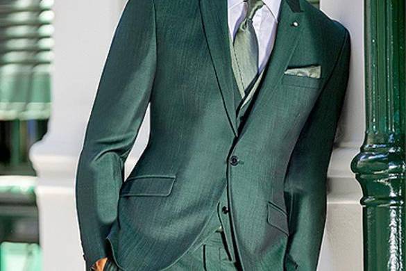 Traje novio verde