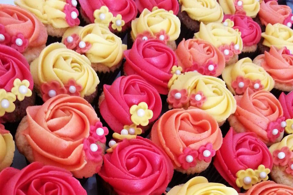 Mini cupcakes coloridos