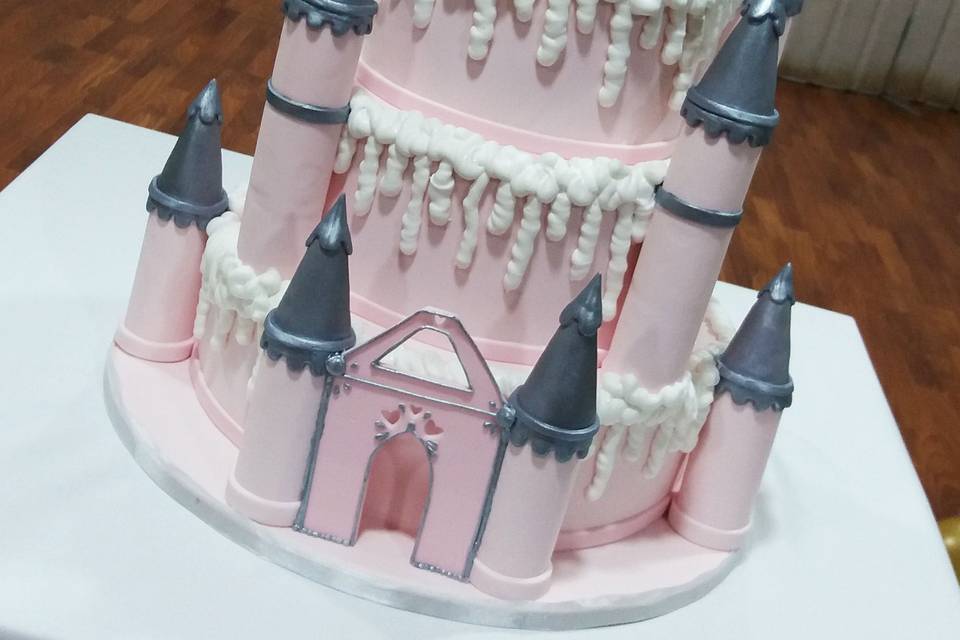 Tarta en forma de castillo