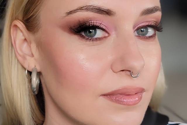 Nuria Oviedo makeup