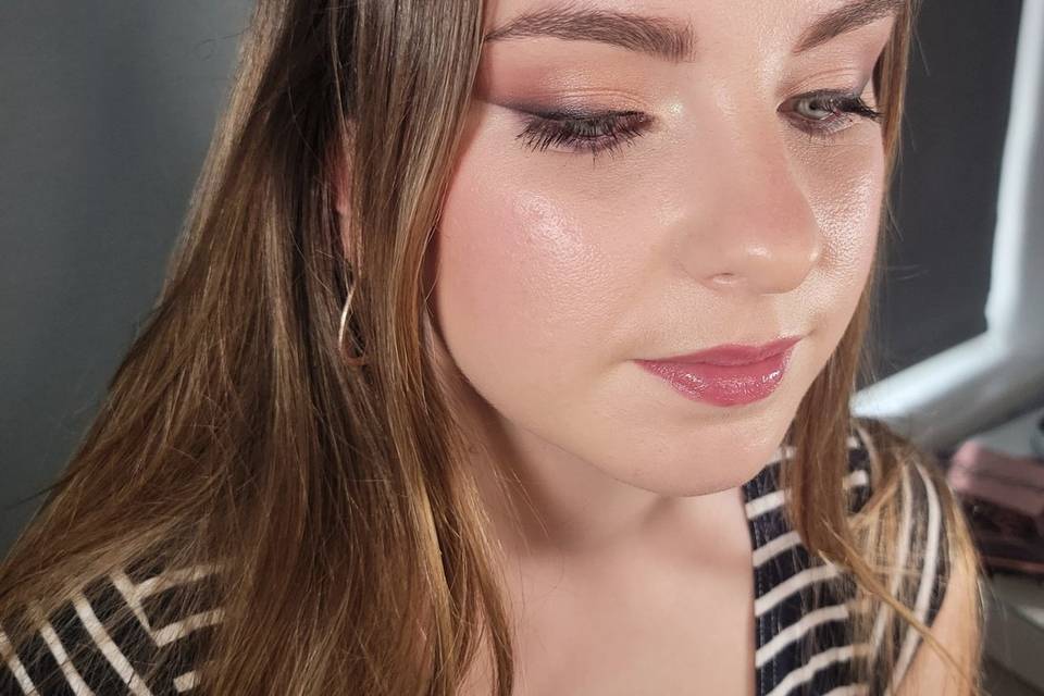 Maquillaje con delineado difuminado