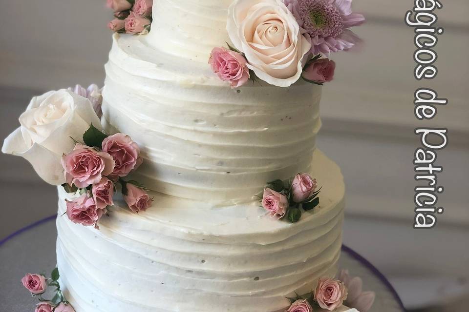 Tarta crema flores naturales