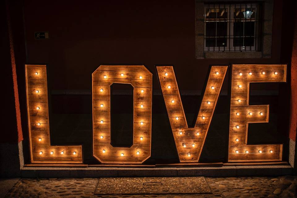 Letras love luminosas