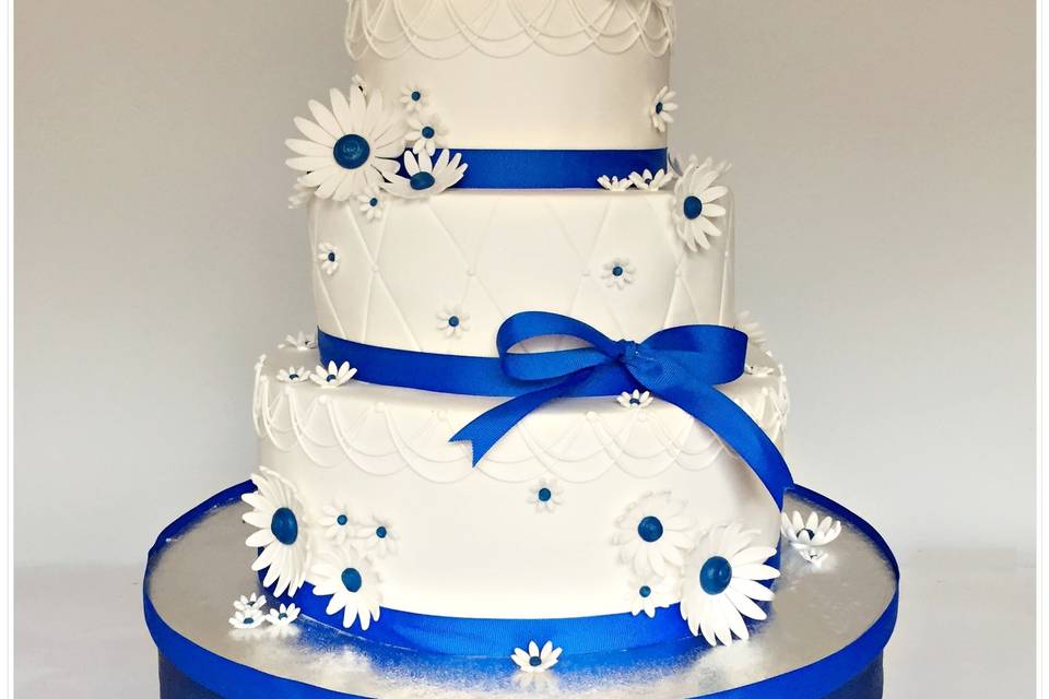 Tarta boda margaritas azules