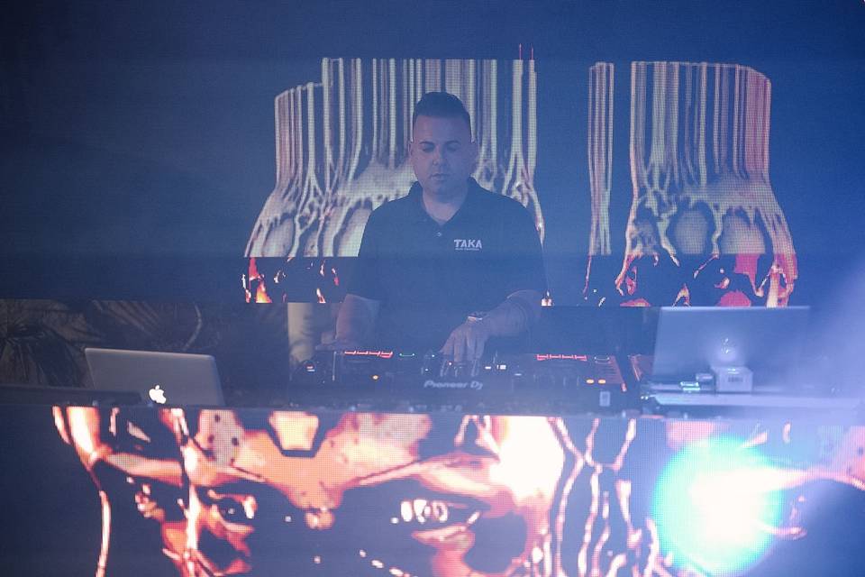Dj_cabina_led_visuales_abstractos