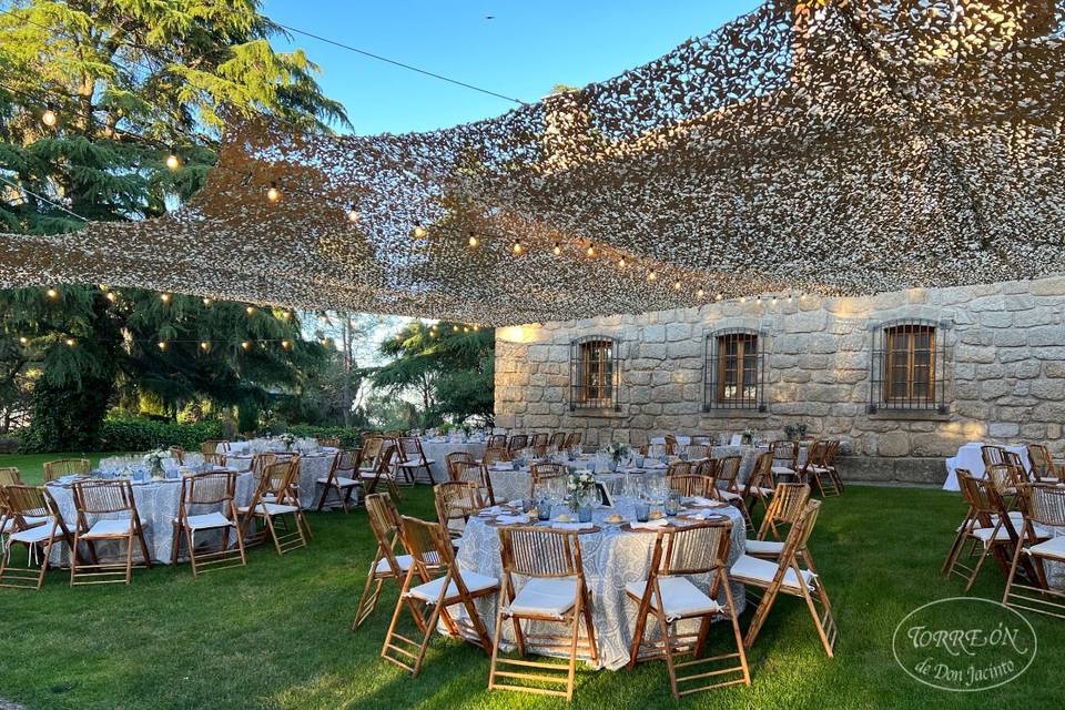 Banquete en el jardín