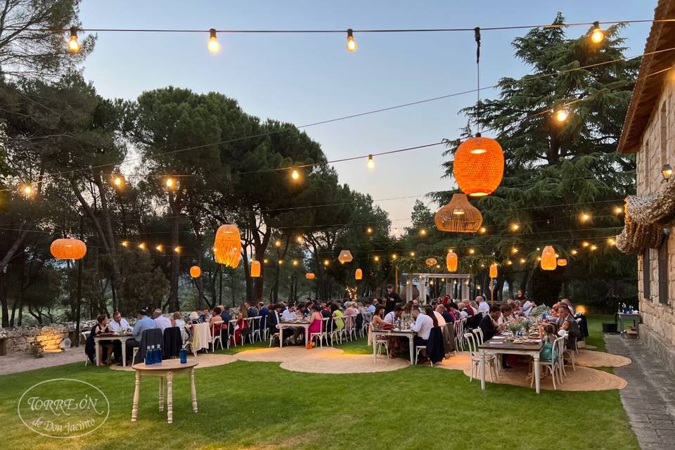 Banquete en el jardín