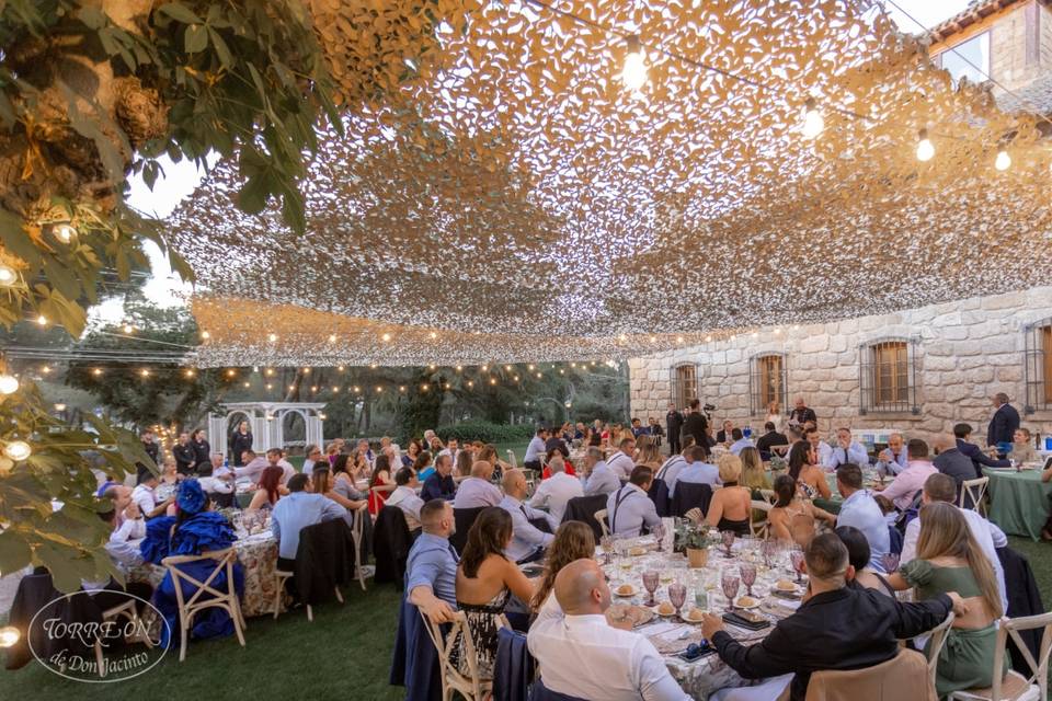 Banquete en el jardín