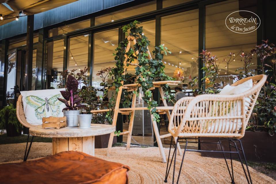 Banquete en el jardín