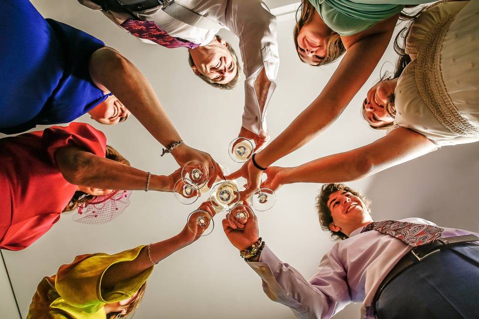 Brindis familiar por la boda