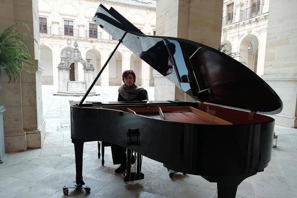 Inés Serrano - Pianista