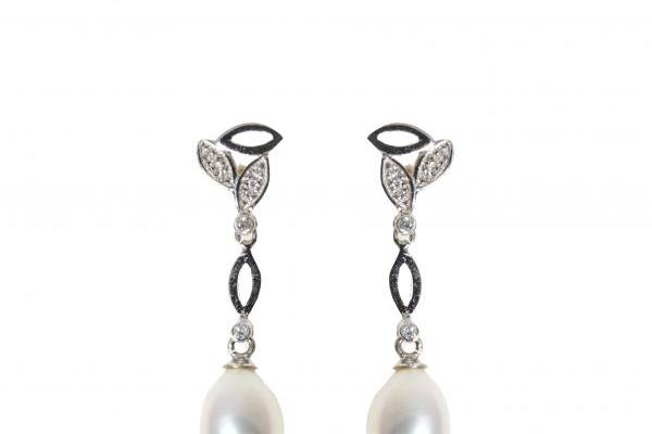 Pendientes de oro blanco y perla