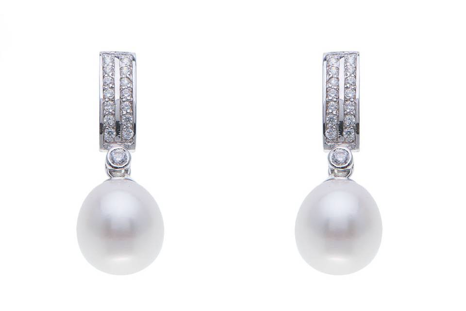 Pendientes de oro blanco y perlas