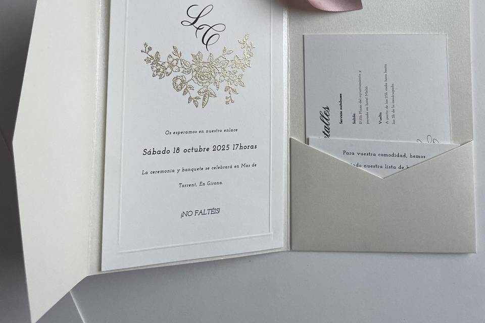 Invitación lazo rosado