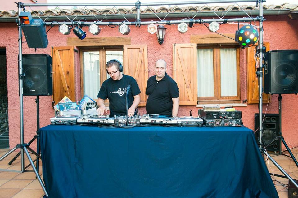 Victor & Javi Djs