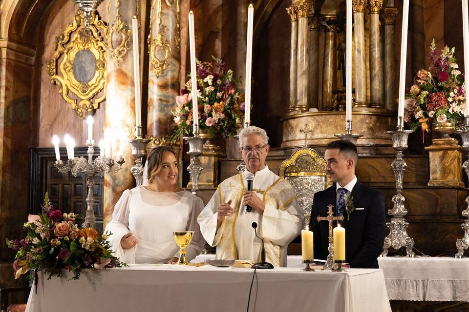 ALTAR ISABEL Y JUANJO