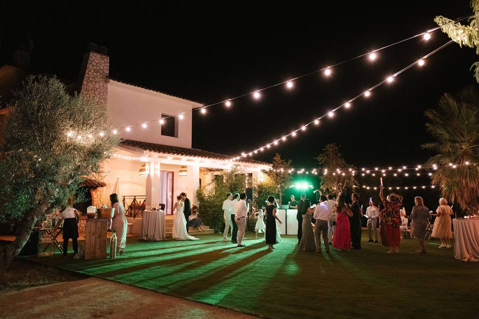 Fiesta en jardín piscina
