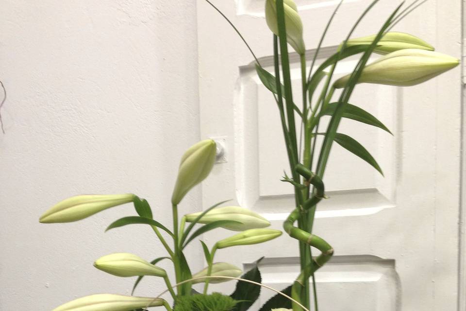 Centro con lilium longiflorum