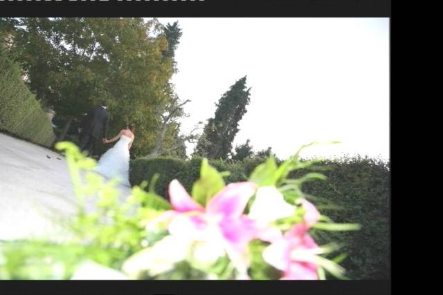 Novia y ramo de flores