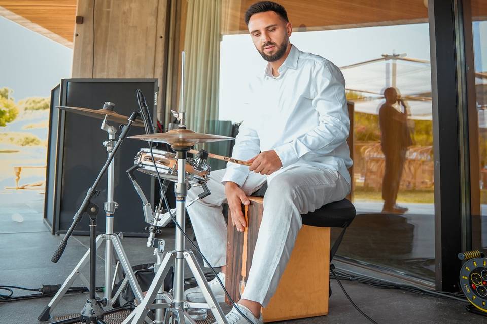 Rafa a la percusión