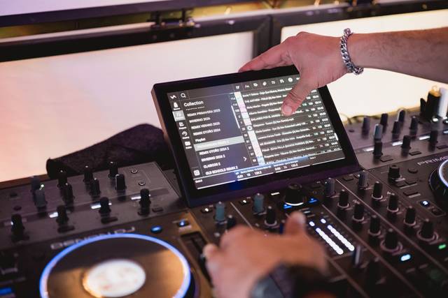 Control_dj_pantalla_tactil_playlist