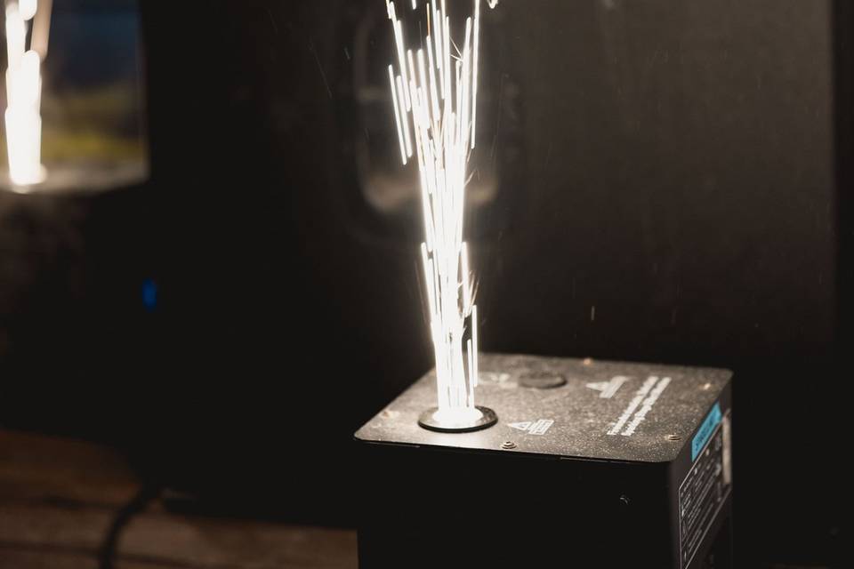 Detalle_maquina_chispa_metalica_negra